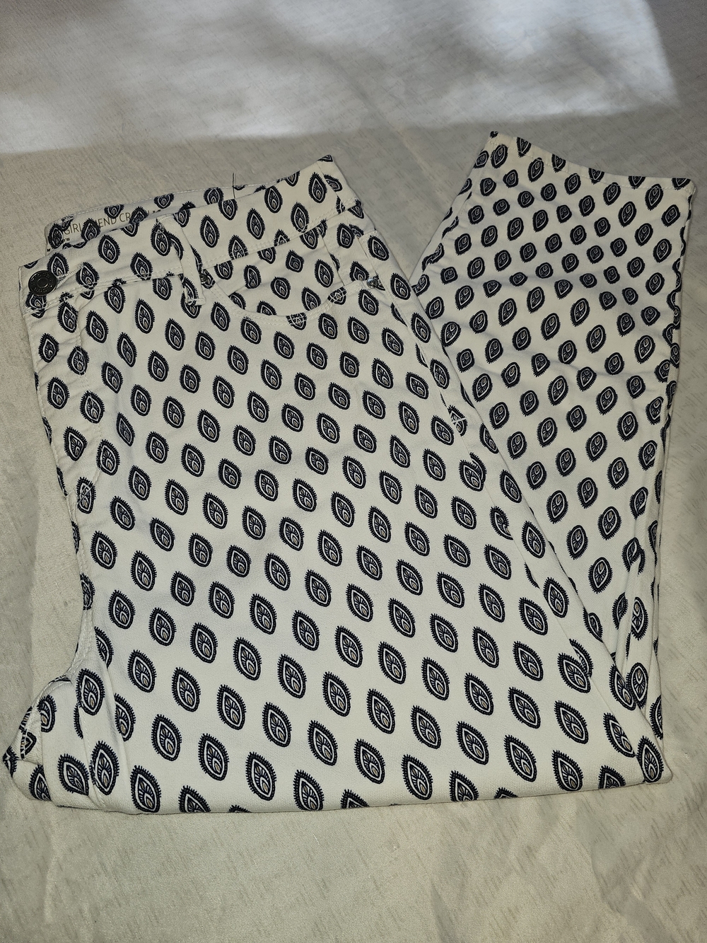 NWOT Womens Chicos Capris Size 1.5(10-12)